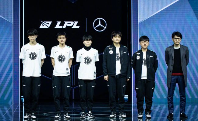 篮球——NBA常规赛：湖人胜掘金.