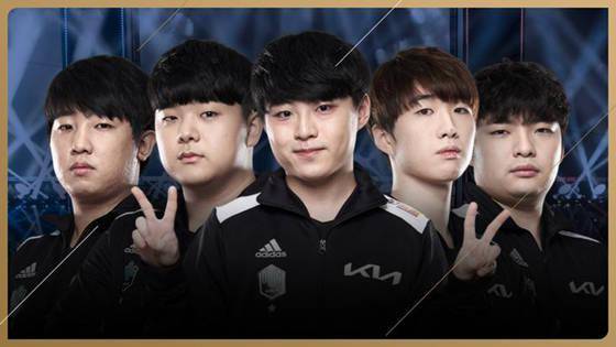 向沙特队施 向沙特队施