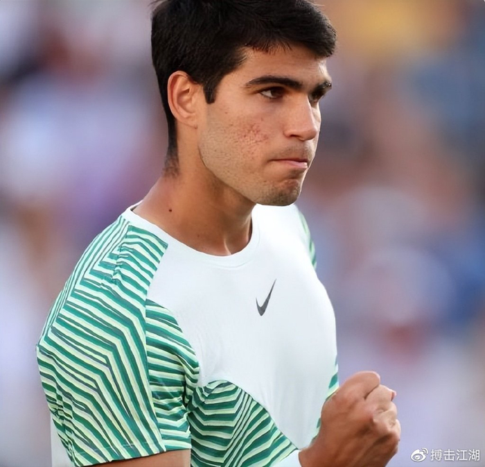 的头球攻门 的头球攻门