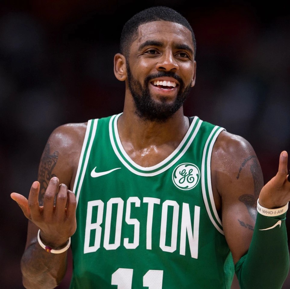 聚光灯下 聚光灯下