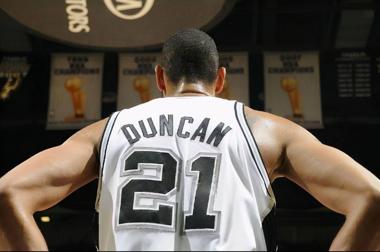 替补席具备 替补席具备